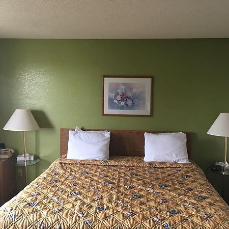 Prairie Rose Inn Edgeley Экстерьер фото